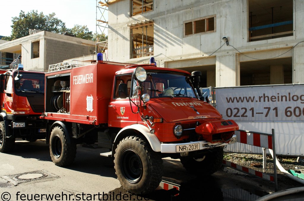 TLF 8/18 der Feuerwehr Neuwied LG Niederbieber.
Aufgenommen beim NRW Tag 2011 in Bonn.