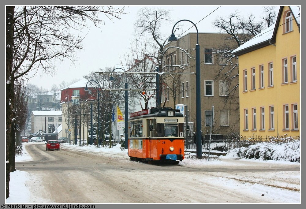 Tw 38 auf dem Weg zum Hauptbahnhof in der Bahnhofsstraße; 08.01.2010 (Foto: Mark Büschel)