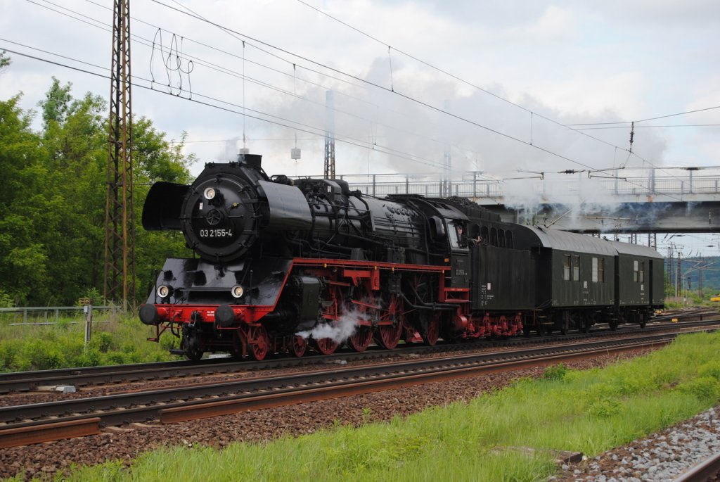 WFL 03 2155-4 als DbZ 32856 von Nossen nach Weimar zum Eisenbahnfest des TEV, am 24.05.2013 in Naumburg Hbf. (Foto: dampflok015)
