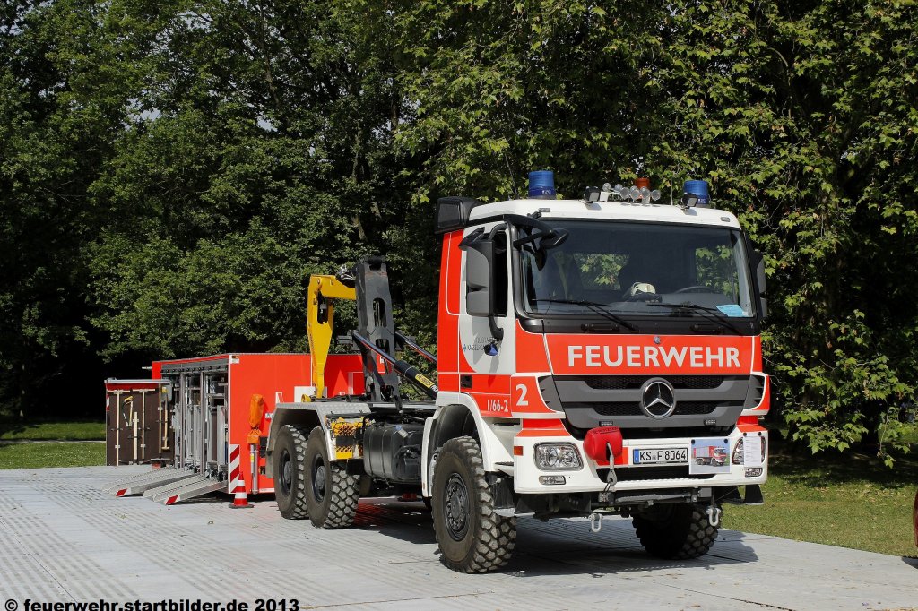 WLF 1/66-2 der Flughafenfeuerwehr Kassel Calden.
Aufgenommen beim Hessentag 2013 in Kassel.