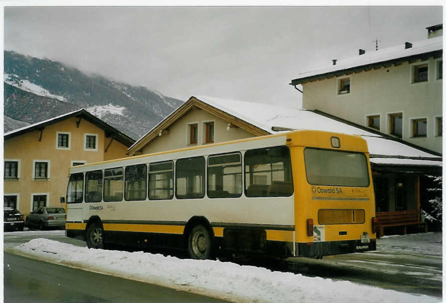 (082'332) - Oswald, Mstair - Nr. 9/GR 5056 - Saurer/Hess (ex VBSH Schaffhausen Nr. 9) am 1. Januar 2006 in Mstair, Posta