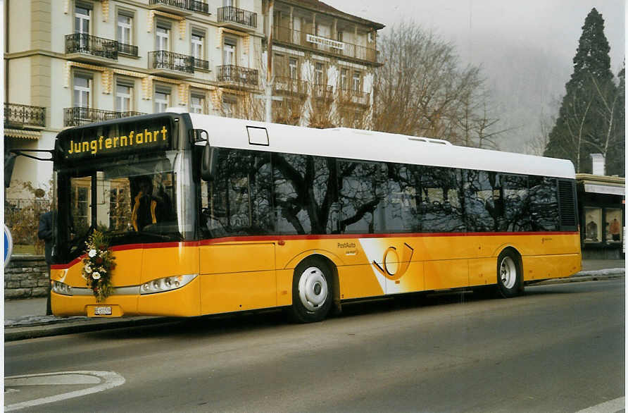 (082'606) - PostAuto Bern - BE 610'539 - Solaris am 14. Januar 2006 in Interlaken, Jungfrau