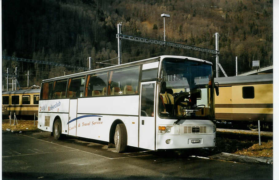 (082'719) - Regg, Untersiggenthal - AG 18'104 - Van Hool am 22. Januar 2006 beim Bahnhof Interlaken, Ost