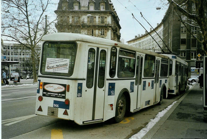 (083'717) - TL Lausanne - Nr. 966 - Rochat/Lauber Personenanhnger am 6. Mrz 2006 in Lausanne, Tunnel