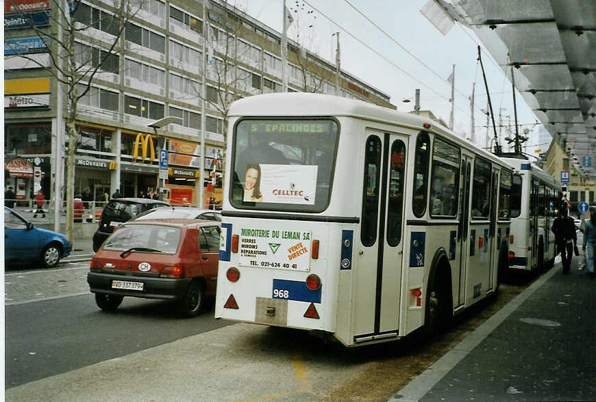 (083'832) - TL Lausanne - Nr. 968 - Rochat/Lauber Personenanhnger am 6. Mrz 2006 beim Bahnhof Lausanne