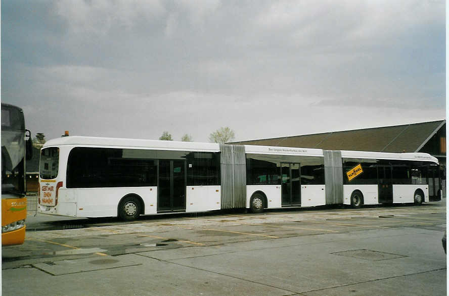 (084'735) - GROFAG, Horgen - ZH 30'669 U - Van Hool am 8. Mai 2006 in Thun, Expo