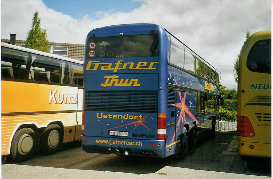 (085'218) - Aus der Schweiz: Gafner, Thun - Nr. 22/BE 53'616 - Neoplan am 19. Mai 2006 in Rust, Europapark