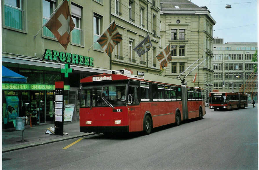 (085'521) - Bernmobil, Bern - Nr. 33 - FBW/Hess Gelenktrolleybus am 22. Mai 2006 in Bern, Hirschengraben