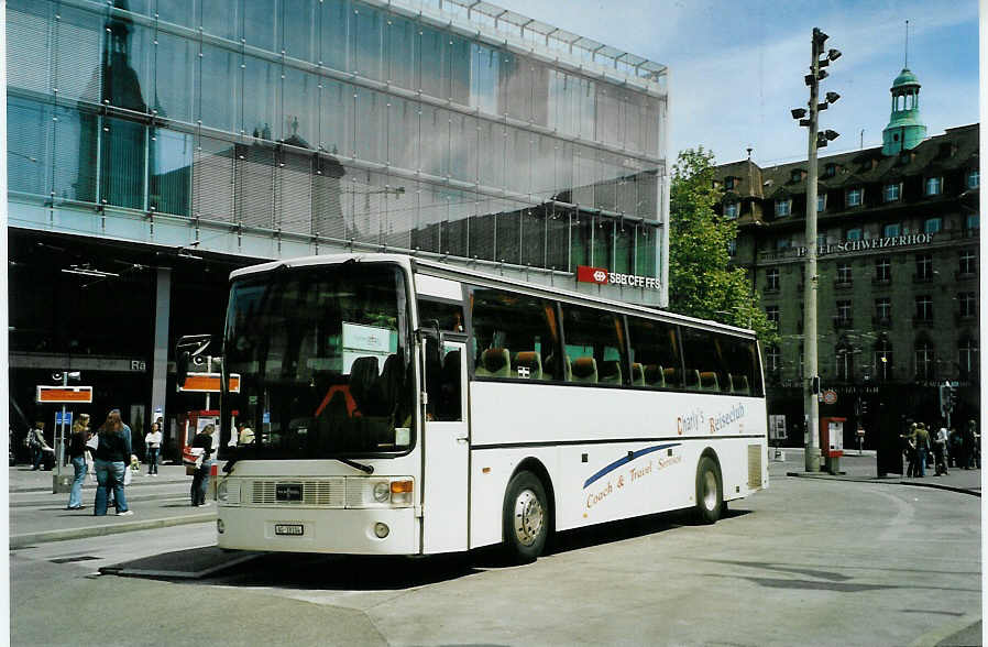 (085'835) - Regg, Untersiggenthal - AG 18'104 - Van Hool am 5. Juni 2006 beim Bahnhof Bern