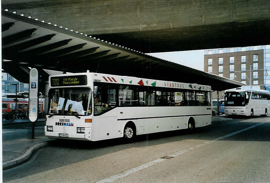 (087'411) - Dresmann, Freiburg - FR-AU 377 - Mercedes am 24. Juli 2006 beim Bahnhof Freiburg