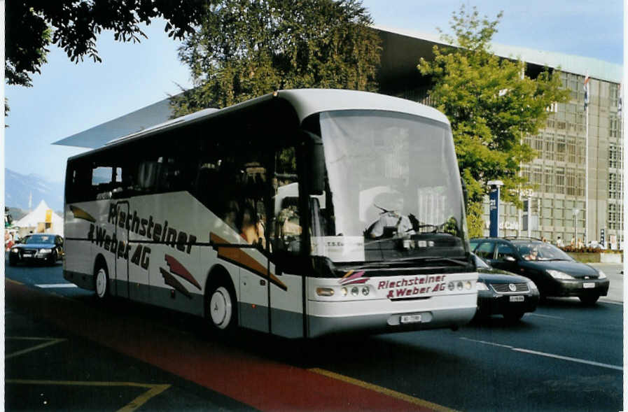 (087'620) - Riechsteiner&Weber, Muri - AG 7198 - Neoplan am 25. Juli 2006 beim Bahnhof Luzern