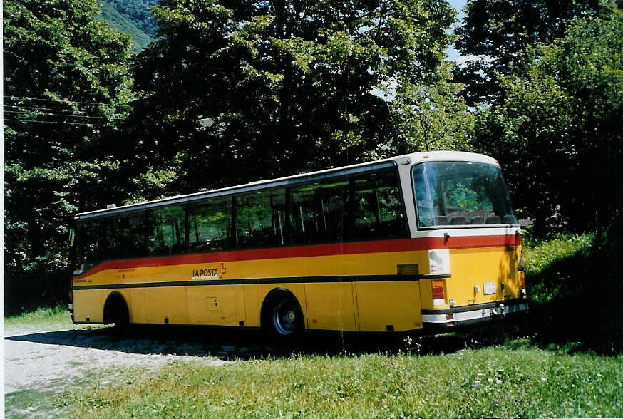 (088'513) - Ghezzi, Rivera - Nr. 13/TI 224'526 - Setra am 2. August 2006 in Rivera, Garage