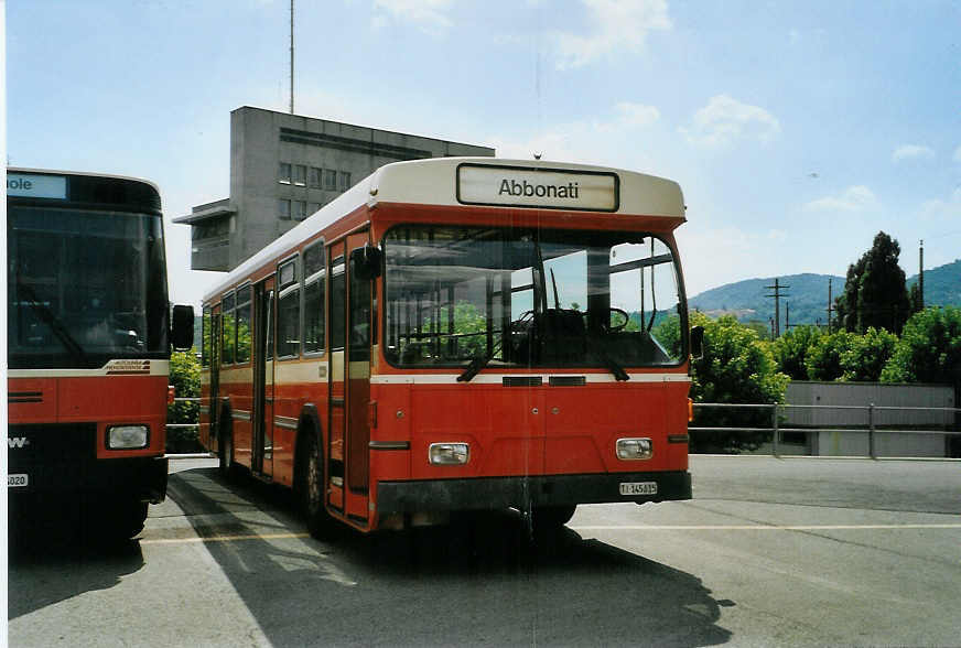 (088'518) - AMSA Chiasso - Nr. 15/TI 145'615 - Saurer/Hess am 2. August 2006 in Balerna, Garage