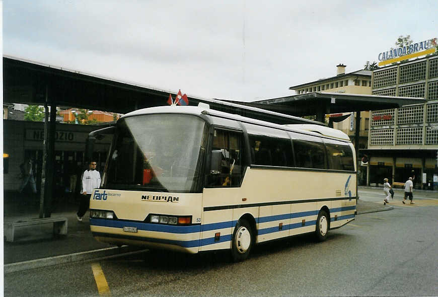 (088'630) - FART Locarno - Nr. 53/TI 311'953 - Neoplan am 3. August 2006 beim Bahnhof Locarno