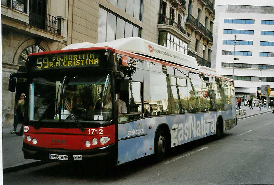 (089'923) - TMB Barcelona - Nr. 1712/7656 BZH - MAN am 6. Oktober 2006 in Barcelona, Zentrum