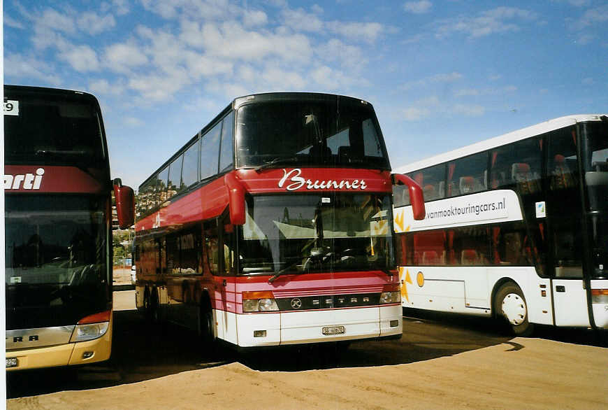 (090'003) - Aus der Schweiz: Brunner, Sargans - SG 40'670 - Setra am 7. Oktober 2006 in St. Susanna, Parkplatz