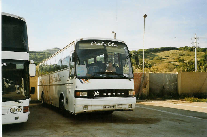 (090'028) - Calella, Calella - Nr. 59/GI 6327 BT - Setra am 7. Oktober 2006 in Calella, Garage