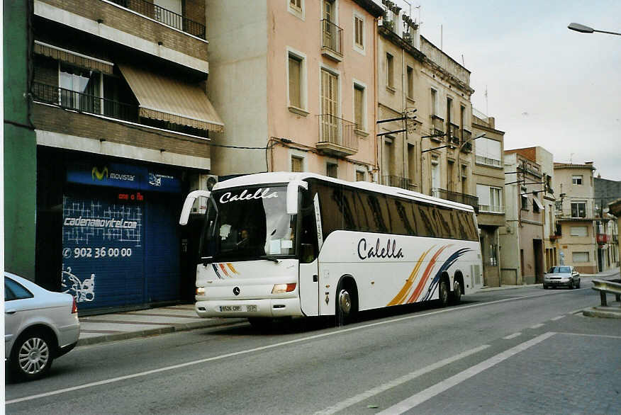 (090'102) - Calella, Calella - Nr. 100/6526 CRP - Mercedes/Noge am 8. Oktober 2006 in Calella, Bushaltestelle
