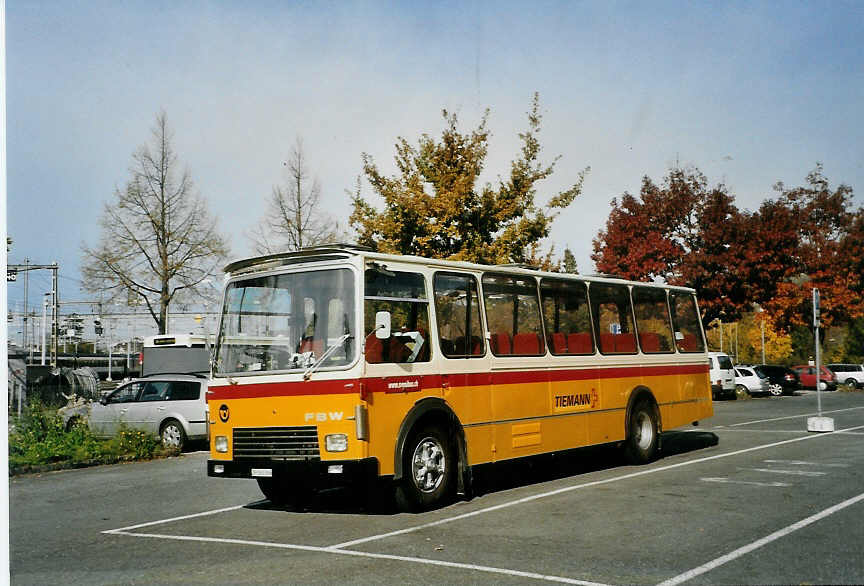 (090'403) - Tiemann, Oetwil - Nr. 6/ZH 560'266 - FBW/FHS (ex Btra, Birr Nr. 28; ex P 24'186) am 28. Oktober 2006 in Thun, Seestrasse