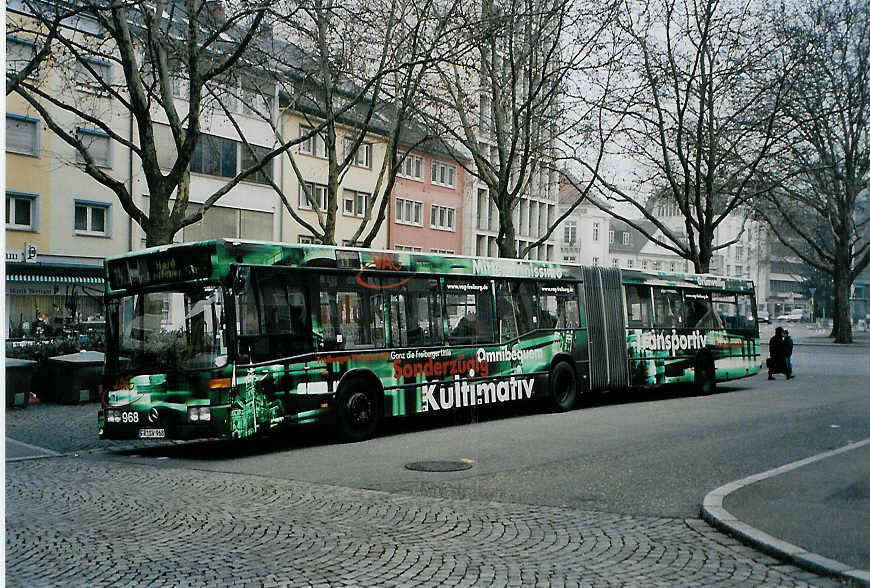 (091'035) - VAG Freiburg - Nr. 968/FR-SW 968 - Mercedes am 23. Dezember 2006 in Freiburg, Siegesdenkmal