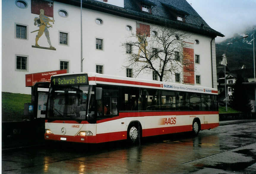 (091'324) - AAGS Schwyz - Nr. 16/SZ 10'116 - Mercedes/Hess am 1. Januar 2007 in Schwyz, Postplatz