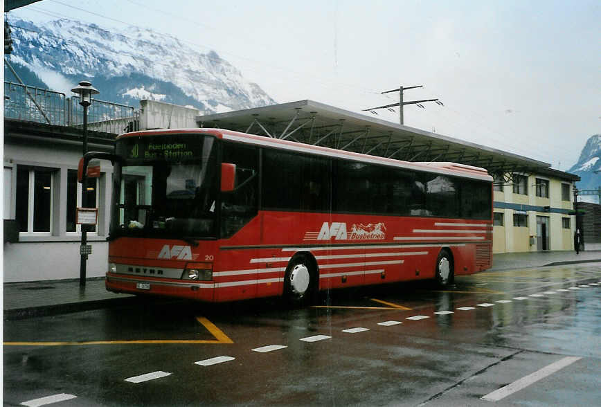 (091'430) - AFA Adelboden - Nr. 20/BE 26'706 - Setra (ex Nr. 6) am 7. Januar 2007 beim Bahnhof Frutigen