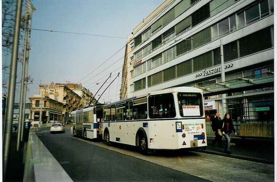 (092'523) - TL Lausanne - Nr. 953 - Rochat/Lauber Personenanhnger am 17. Mrz 2007 beim Bahnhof Lausanne