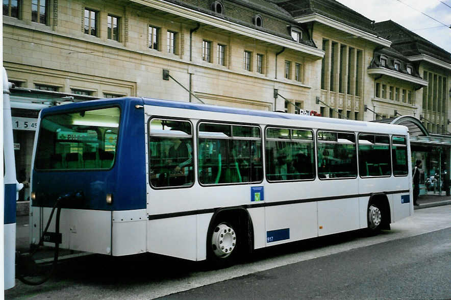 (093'719) - TL Lausanne - Nr. 917 - Lanz+Marti/Hess Personenanhnger am 7. April 2007 beim Bahnhof Lausanne