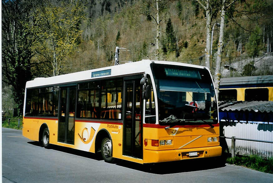 (093'824) - PostAuto Bern - BE 610'533 - Volvo/Berkhof (ex AVBB Schwanden Nr. 3) am 11. April 2007 beim Bahnhof Interlaken Ost