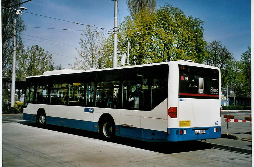 (093'910) - VBL Luzern - Nr. 68/LU 15'093 - Mercedes am 13. April 2007 beim Bahnhof Luzern