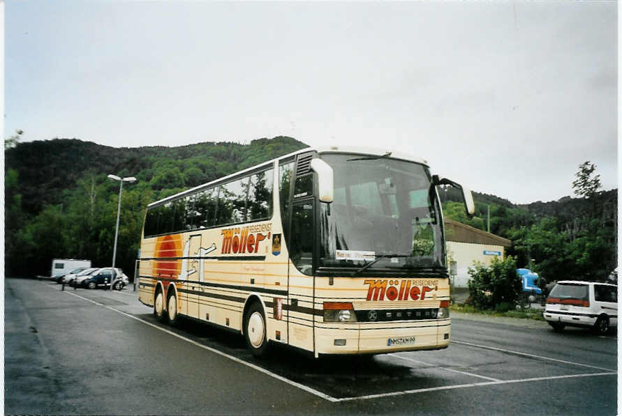 (094'601) - Aus Deutschland: Mller, Neumnster - NMS-KS 99 - Setra am 17. Mai 2007 in Thun, Seestrasse