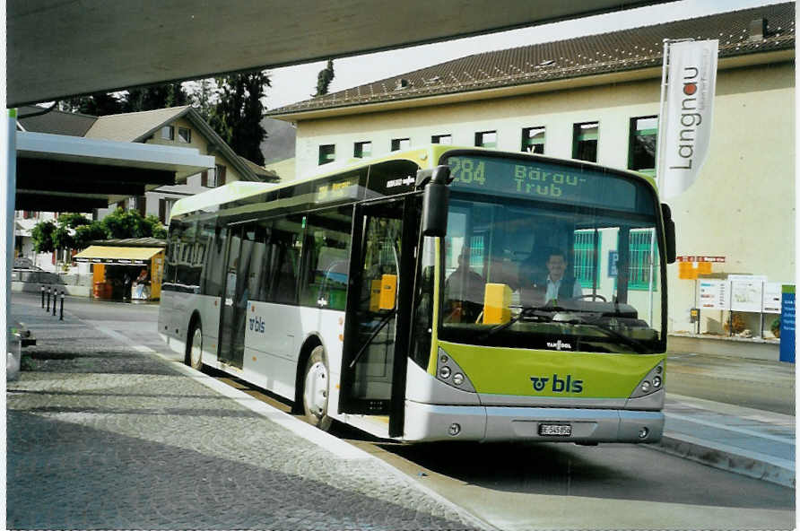 (095'302) - Busland, Burgdorf - Nr. 8/BE 545'856 - Van Hool am 2. Juni 2007 beim Bahnhof Langnau