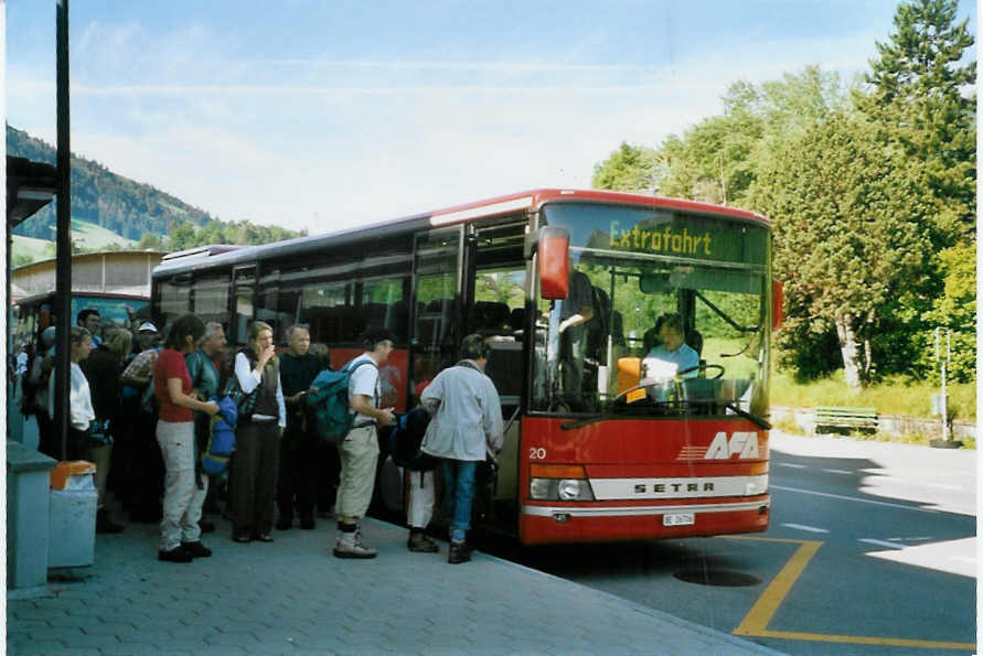 (095'436) - AFA Adelboden - Nr. 22/BE 26'708 - Setra (ex Nr. 8) am 17. Juni 2007 beim Bahnhof Frutigen