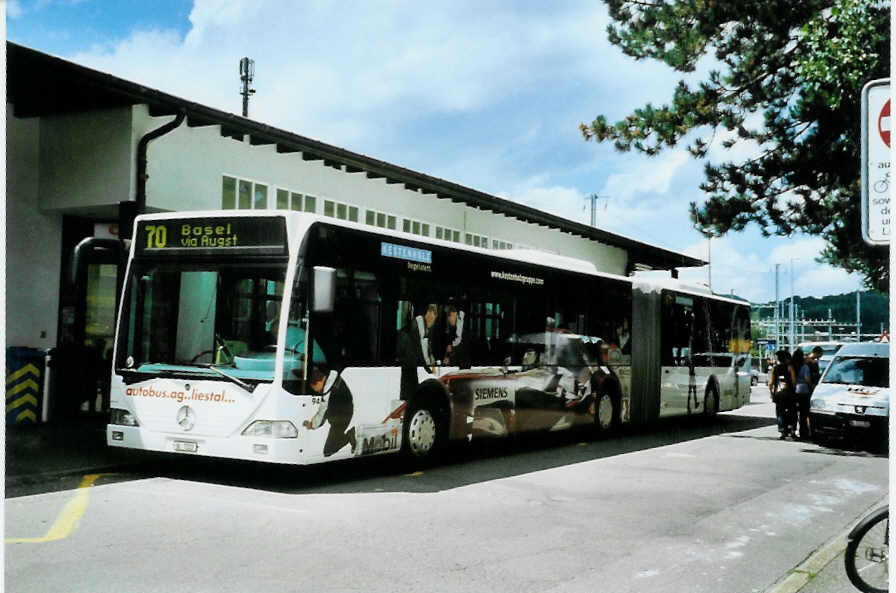 (096'608) - AAGL Liestal - Nr. 94/BL 7222 - Mercedes am 22. Juli 2007 beim Bahnhof Liestal