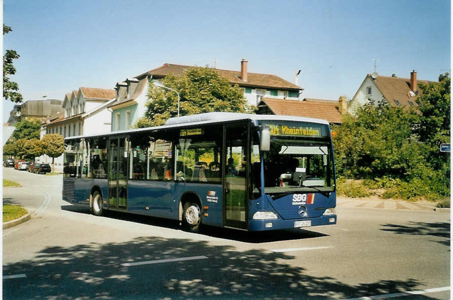 (097'028) - SBG Freiburg - FR-JS 257 - Mercedes am 6. August 2007 beim Bahnhof Lrrach