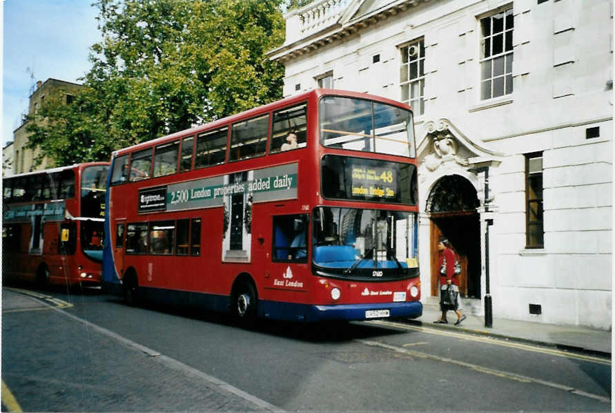 (099'032) - East London, London - Nr. 17'610/LV52 HHW - DAF am 25. September 2007 in London, Hackney