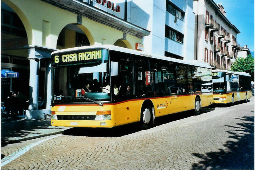 (099'704) - AutoPostale Ticino - TI 215'327 - Setra (ex P 25'669) am 3. Oktober 2007 beim Bahnhof Bellinzona