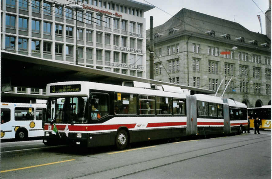 (100'331) - VBSG St. Gallen - Nr. 155 - NAW/Hess Doppelgelenktrolleybus am 14. Oktober 2007 beim Bahnhof St. Gallen