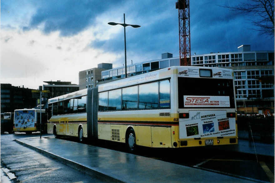 (101'706) - STI Thun - Nr. 63/BE 433'663 - Mercedes am 9. Dezember 2007 beim Bahnhof Thun (prov. Haltestelle)