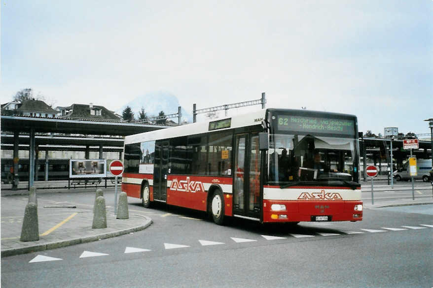 (101'917) - ASKA Aeschi - Nr. 8/BE 387'558 - MAN am 16. Dezember 2007 beim Bahnhof Spiez