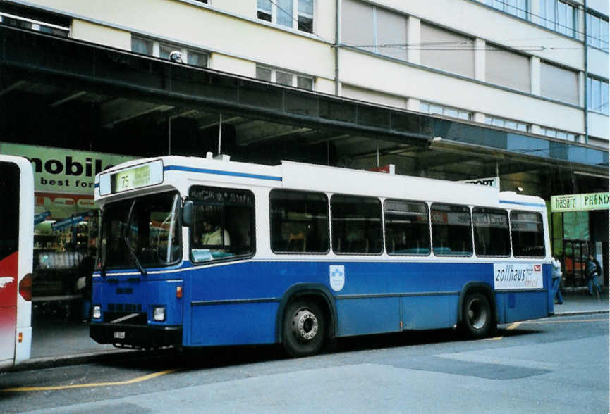 (102'121) - Binggeli, Studen - BE 20'044 - Volvo/Lauber (ex SBC Chur Nr. 16; ex Roth, Chur Nr. 29) am 22. Dezember 2007 beim Bahnhof Biel