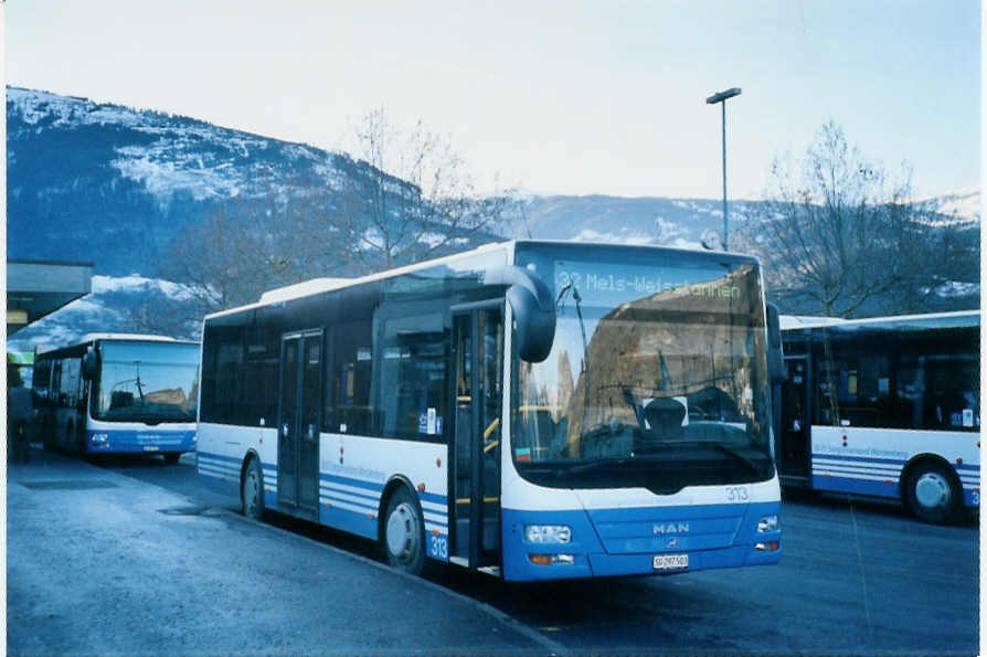 (102'703) - BSW Sargans - Nr. 313/SG 297'503 - MAN am 29. Dezember 2007 beim Bahnhof Sargans