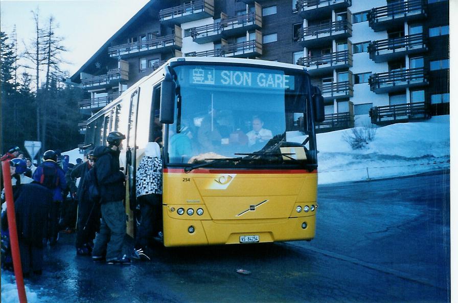 (103'625) - Rey, Ayent - Nr. 254/VS 84'254 - Volvo am 19. Januar 2008 in Anzre