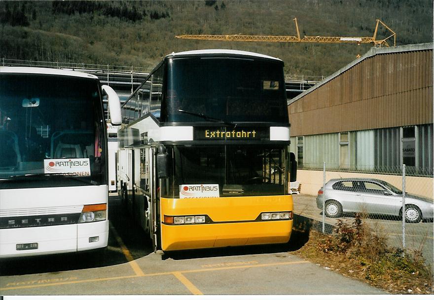 (104'212) - PostAuto Graubnden - Neoplan (ex P 27'900) am 16. Februar 2008 in Biel, Rattinbus