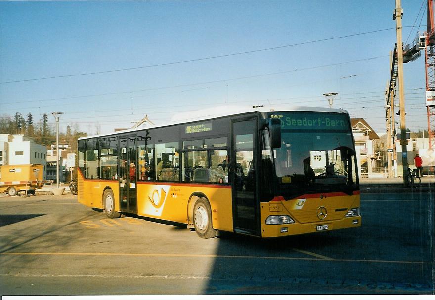 (104'226) - PostAuto Bern - Nr. 532/BE 615'595 - Mercedes (ex P 25'235) am 16. Februar 2008 beim Bahnhof Lyss