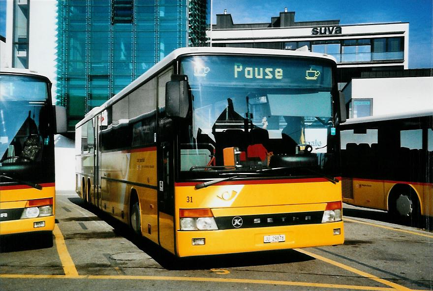 (104'505) - CarPostal Jura-Jura bernois-Neuchtel - Nr. 31/JU 29'878 - Setra (ex P 27'812) am 20. Februar 2008 beim Bahnhof Delmont