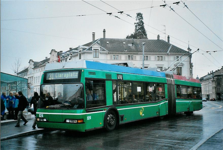 (104'604) - BVB Basel - Nr. 924 - Neoplan Gelenktrolleybus am 20. Februar 2008 in Basel, Wettsteinplatz