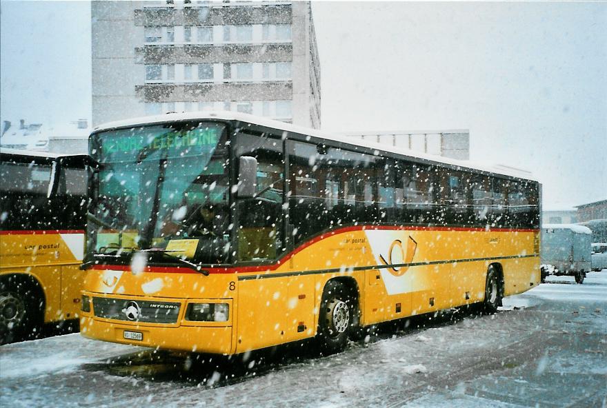 (105'614) - Lathion, Sion - Nr. 8/VS 12'569 - Mercedes am 21. Mrz 2008 beim Bahnhof Sion