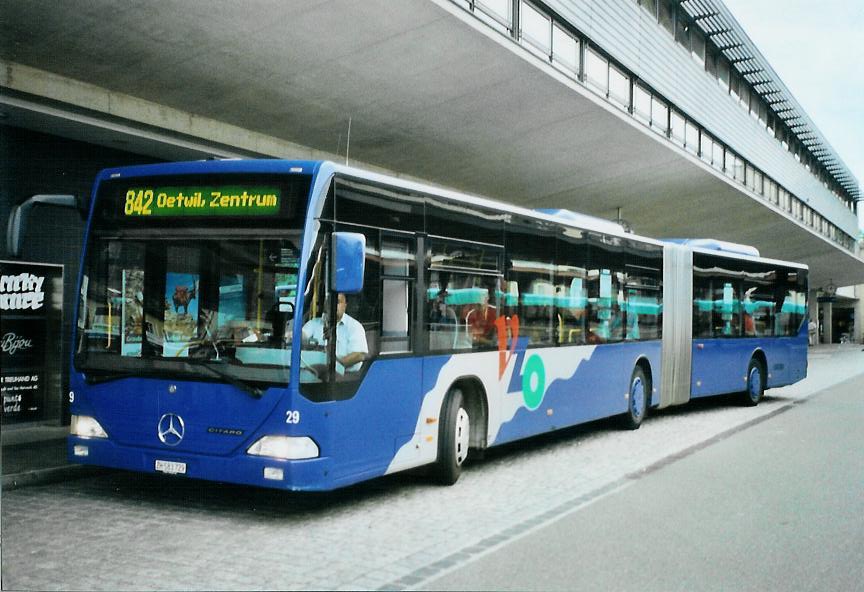 (108'704) - VZO Grningen - Nr. 29/ZH 583'729 - Mercedes am 6. Juli 2008 beim Bahnhof Uster