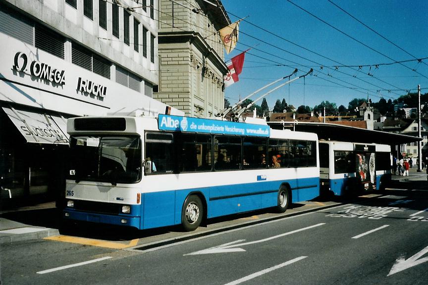 (109'222) - VBL Luzern - Nr. 265 - NAW/R&J-Hess Trolleybus am 16. Juli 2008 beim Bahnhof Luzern